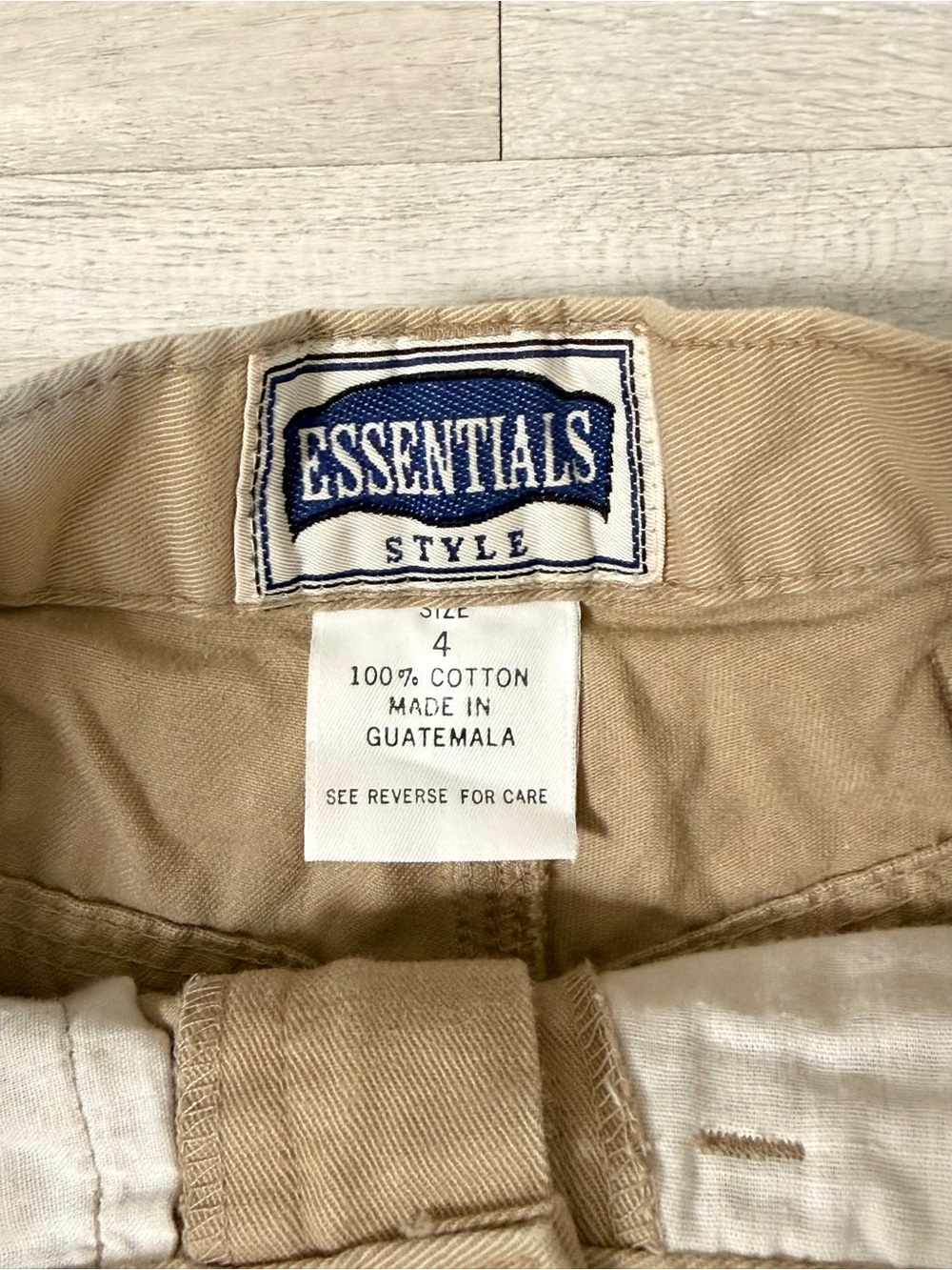 Essentials Shorts - Picture 3 of 3